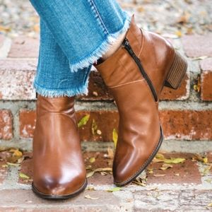 Nelly Brown Leather Ankle Boots 